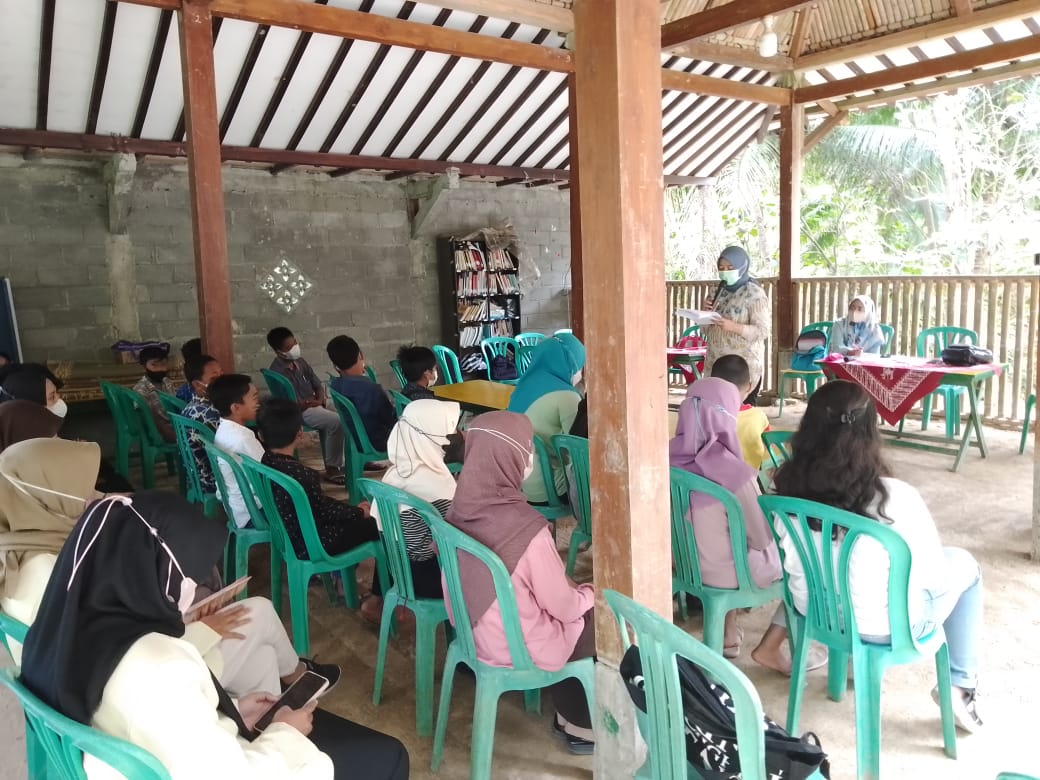 Penyuluhan HIV/AIDS Puskesmas Kokap I untuk Posyandu Remaja Padukuhan Anjir